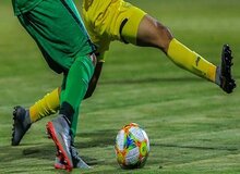 بازیکنان استقلال، پرسپولیس، تراکتور و سپاهان مبلغ قرارداد خود را به دلار می خواهند!