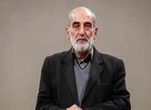 حسین شریعتمداری: کسانی که از مذاکره با آمریکا دَم می‌زنند شناسنامه ایرانی و شناسه آمریکایی دارند!