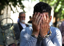 پسر جوان ۲۸ ساله که پدر خود را کُشته بود بازداشت شد/ جزییات پدر کشی در شیراز