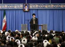 رهبر انقلاب: انگیزه‌هایی وجود دارد که فضای قم را تغییر دهد/ قم مرکز و مادر انقلاب است
