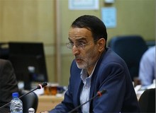 حمله چهره تندرو عضو پایداری به روحانی از تریبون نماز جمعه قم/ کریمی قدوسی: روحانی نفوذی است