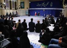 حضور آرتین سرایداران در حسینیه امام خمینی (ره) و دیدار با رهبر انقلاب +تصاویر