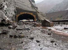 ریزش سنگ در جاده هراز سبب فوت یک مسافر شد