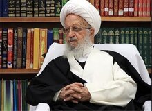  آیت الله مکارم شیرازی: اصرار است که قم را فاسد کنند / حوادث قم، خارج از کشور رهبری می شود