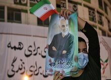 تصویری جالب از یک هوادار رئیسی - میدان ولیعصر (عج)