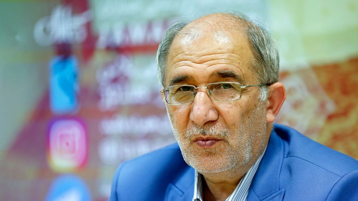 حسین علایی فرمانده سابق نیروی دریایی سپاه: روحانی بدشانس‌ترین رئیس دولت بعد از انقلاب ایران است/  برخی مواقع تعجب می‌کنم کشور چطور اداره می‌شود