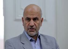 فرشاد مومنی: در بودجه ۱۴۰۱ از ثروتمندهایی که مانند زالو به جان اقتصاد افتاده‌اند مالیات نمی گیرند/ در مسأله بورس مردم فریب خوردند/ تا شیوه حکمرانـــی تغییر نکند، ایران روی آرامش را نخواهد دید