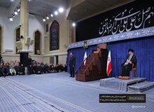 آیت‌الله خامنه‌ای: خاک بر سر آن ایرانی که در جمع ابلهانی بود که به دنبال جایگزین برای جمهوری اسلامی بودند!