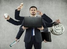 یک شغل، کفاف هزینه‌ها را نمی‌دهد/ وزیر کشور : بیکاری در برخی از شهر ها به 60 درصد می رسد 