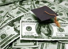 دانشجویان بدون وثیقه ملکی، ارز دریافت کنند