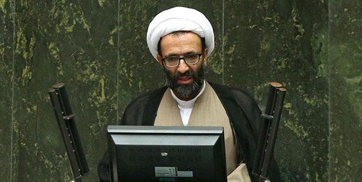 عضو هیات رییسه مجلس: صدا و سیما نباید با شبکه نمایش خانگی رقابت کند 