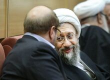 تعریف و تمجید رئیس مجمع تشخیص از قالیباف/ آملی لاریجانی: انتخاب شما به عنوان رئیس مجلس برای سومین سال پیاپی را تبریک می گویم