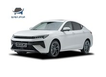 نقد و بررسی طراحی داخلی و امکانات رفاهی KMC J7